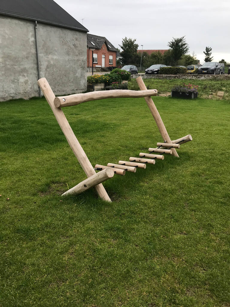 Balancierbrücke mit Rundholztritten Ansicht 2