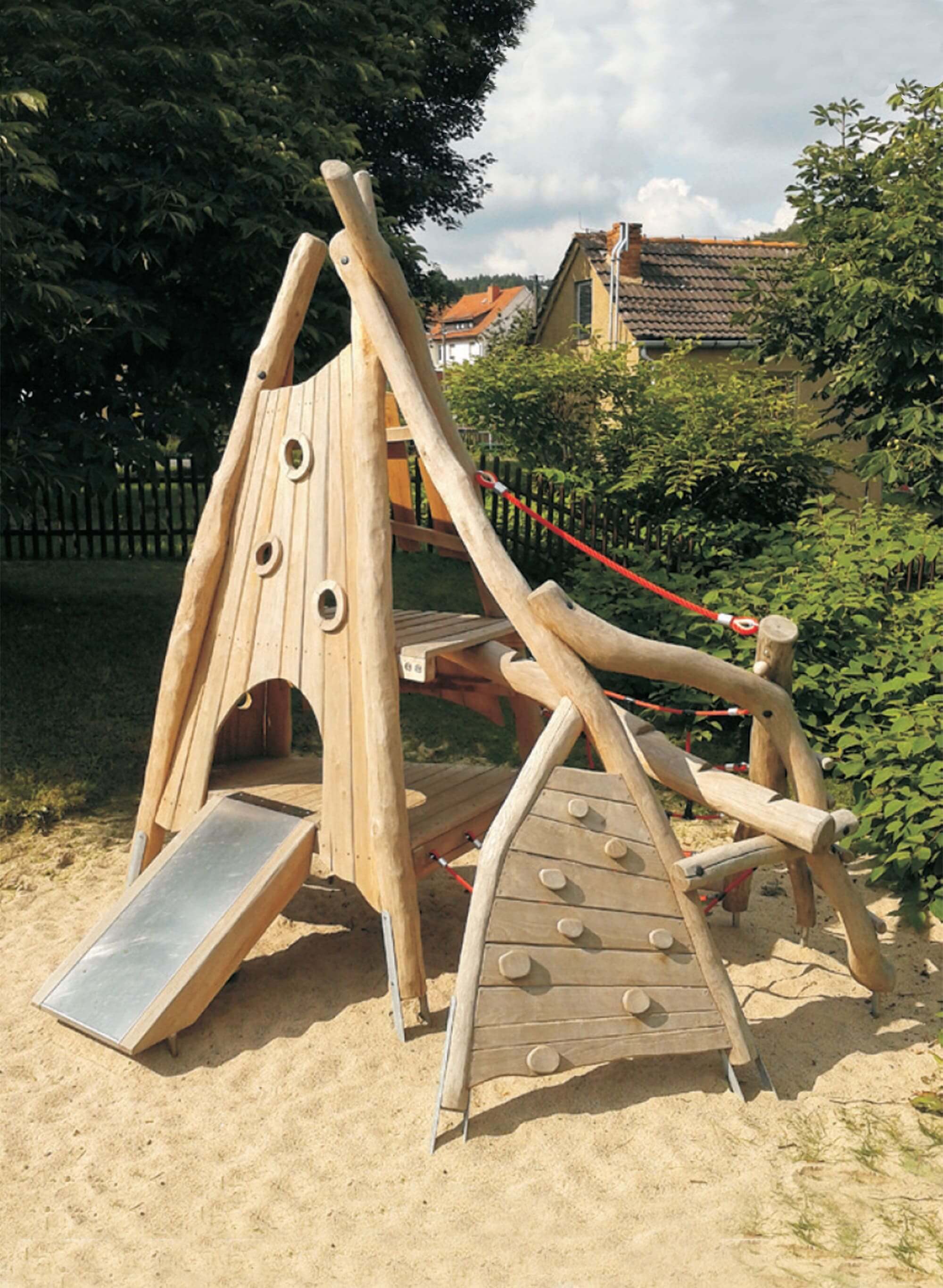 Kletterturm Ansicht 2