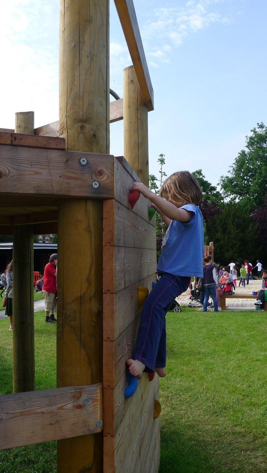 Kletterwand mit 8 Klettergriffen Ansicht 3