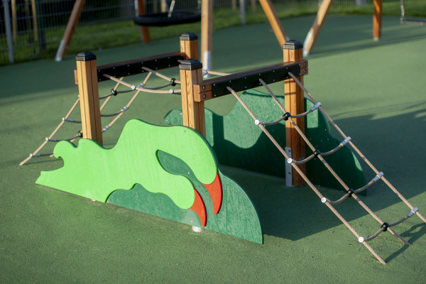 Horizontales Kletternetz mit Drachenschwanz Ansicht 3