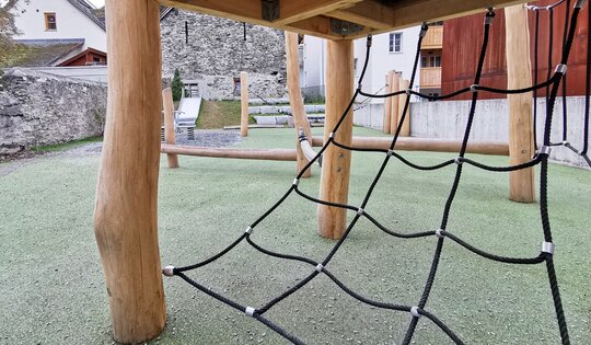 Burgturm Netzhütte Ansicht 3