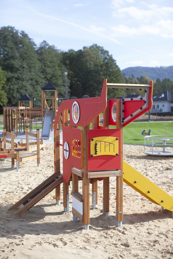 Helicopter Spielhaus mit Rutsche Ansicht 6