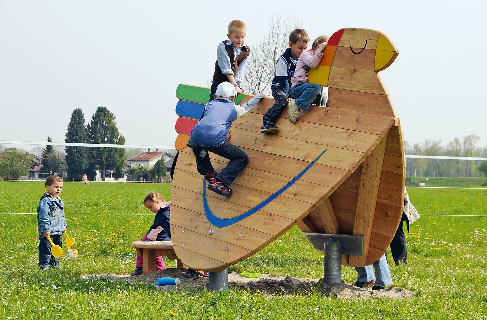 Großes Huhn mit Netz Ansicht 4