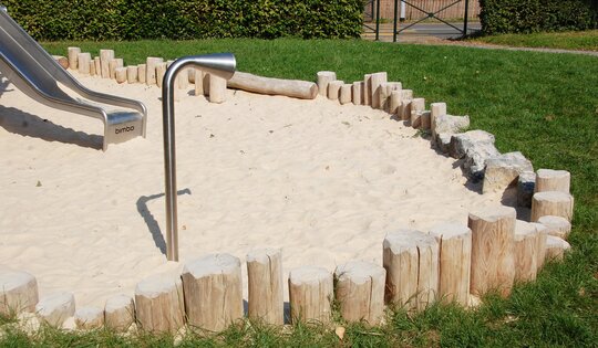 Randabschluss Holzpalisaden 16-18 cm, per lfm Ansicht 2
