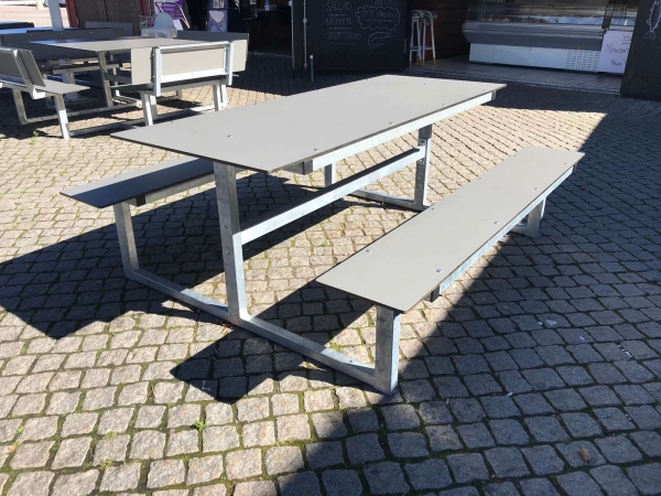 Bank & Tisch HPL Ansicht 3