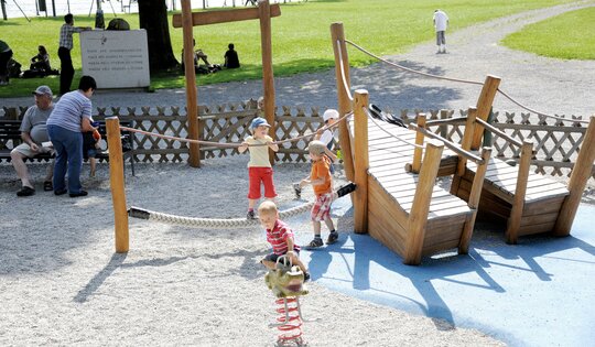 Schiffswrack, Bimbo Spielplatzgeräte (Hinnen AG)