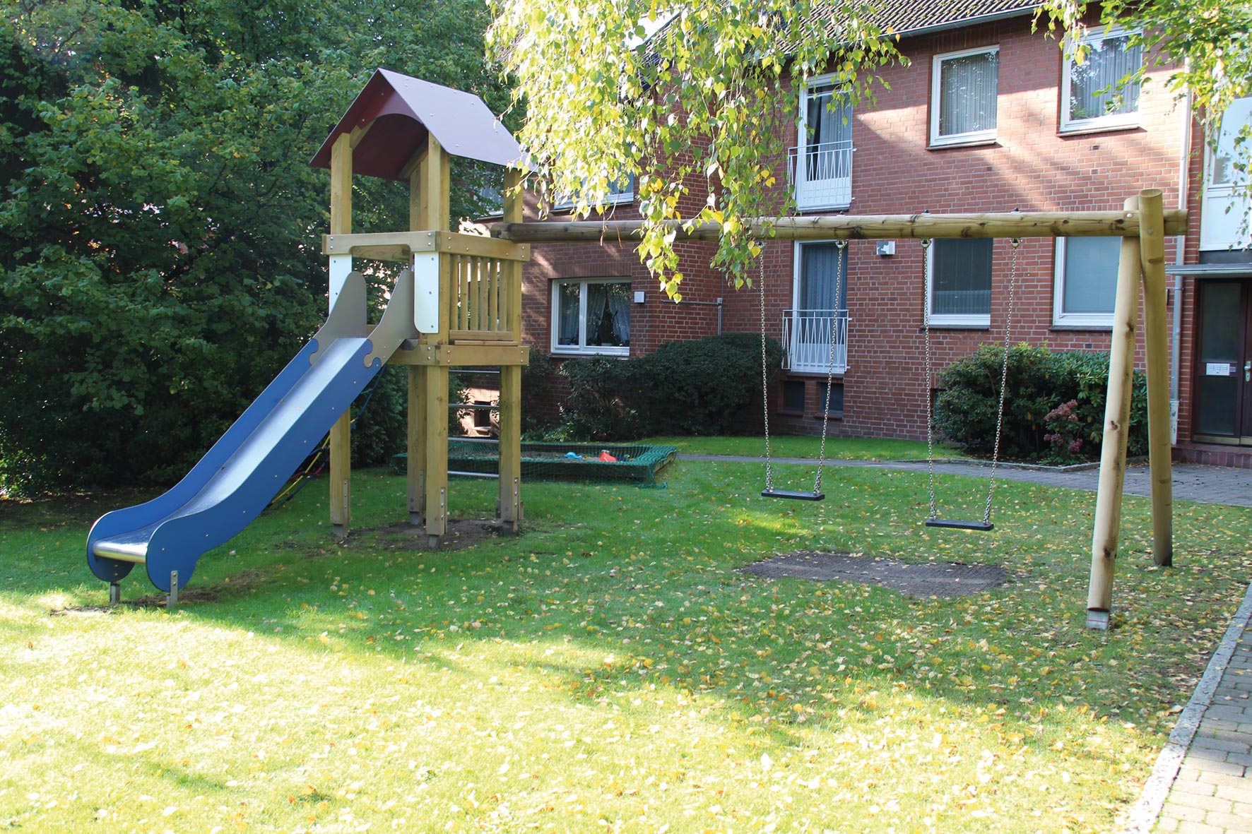 Spielturm Anna 9080 Ansicht 4