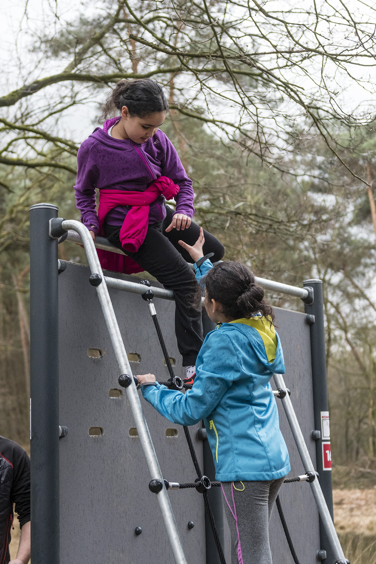 Hinderniswand mit Kletternetz FPW216 Ansicht 3