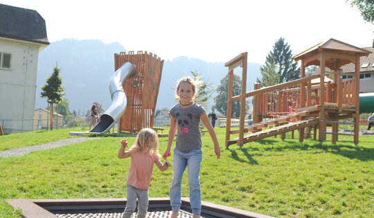 Trampolin XL - bodengleich Ansicht 3