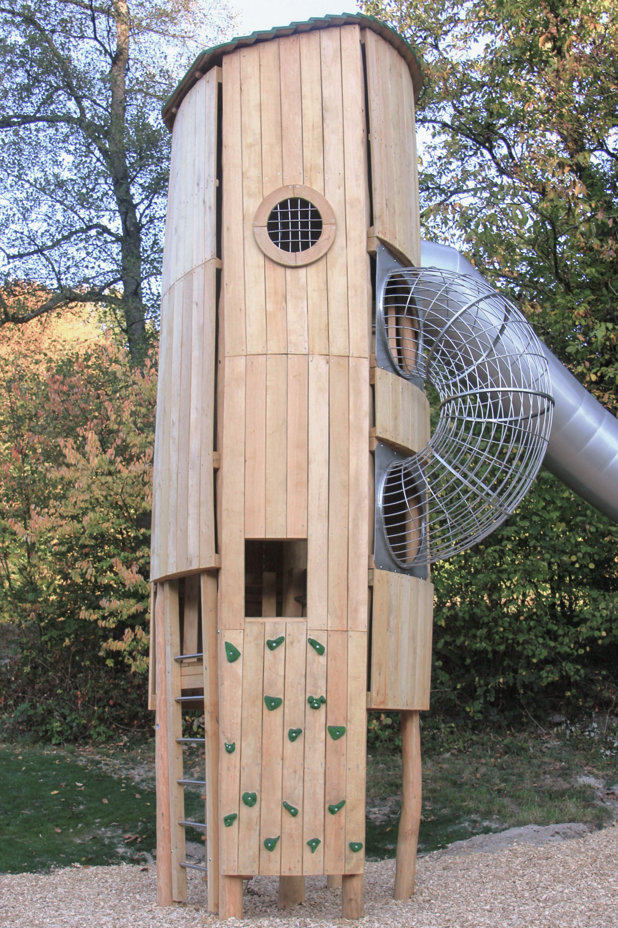 Klettersilo mit Röhrenrutsche Ansicht 4