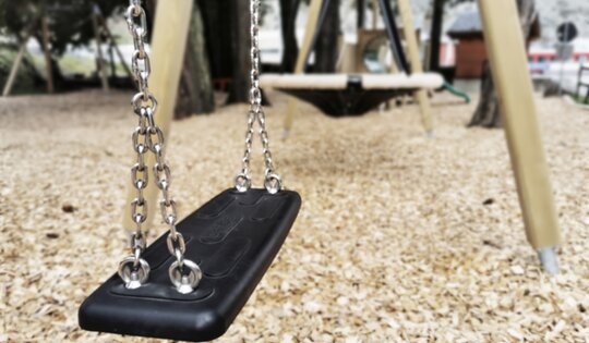 Gummisicherheitssitz mit Ketten Ansicht 2