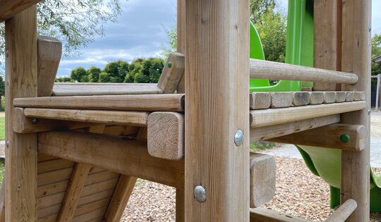 Kletterturm 2 mit 2er Schaukel, Bimbo Spielplatzgeräte (Hinnen AG)