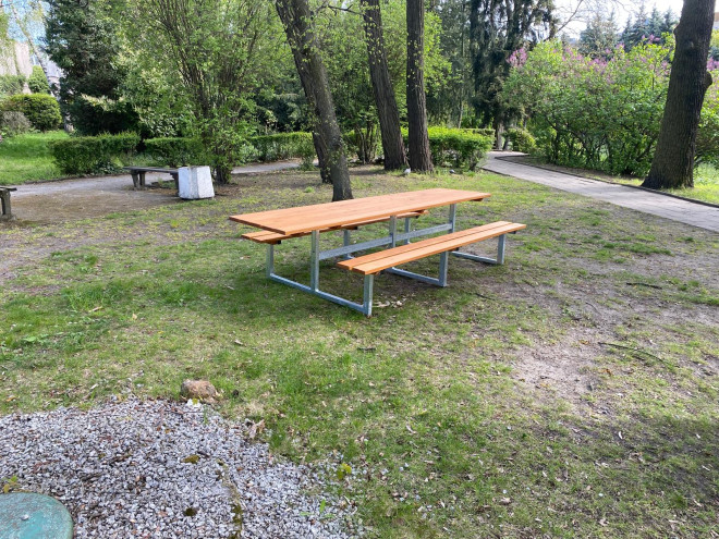 Großer Tisch & Bank 290 cm auch für Rollstahlfahrer geeignet Ansicht 3