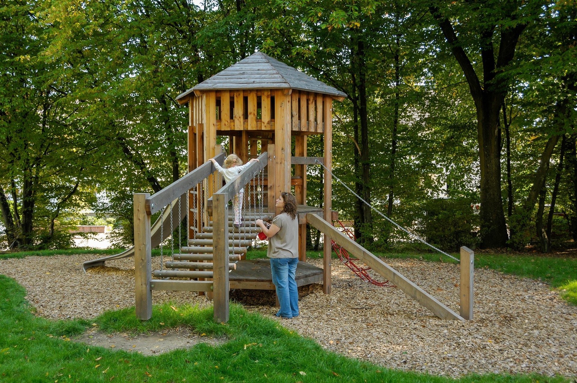 Große Sechseckhütte mit Dach Ansicht 6