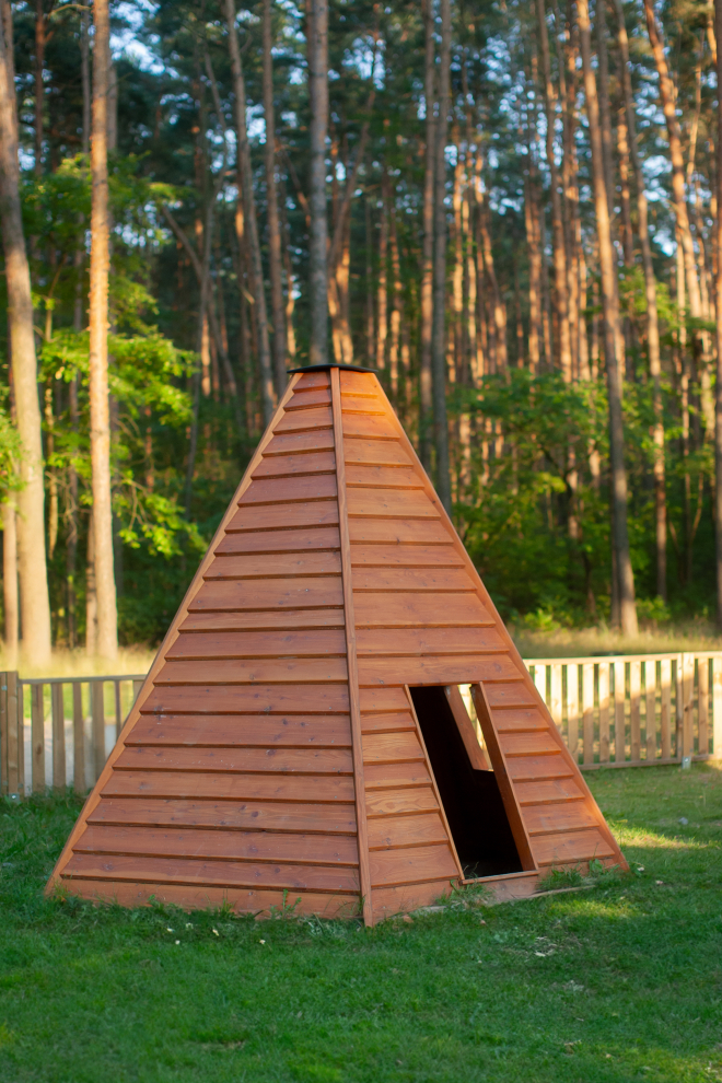 Wigwam Spielhaus Ansicht 3