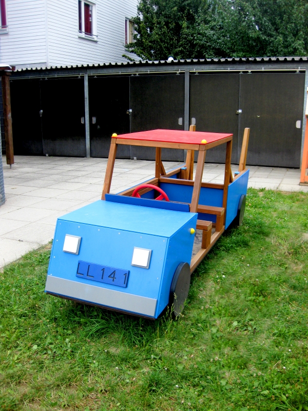 Laster Spielhaus Ansicht 4