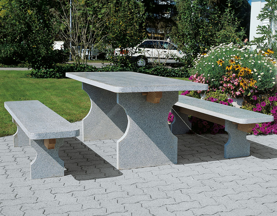 Tessinerbank Granit Ansicht 3