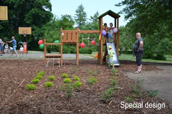 Triangle Spielturm mit Rutsche Ansicht 5