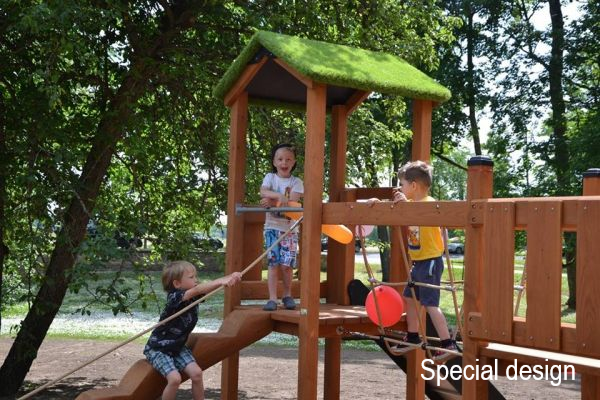 Triangle Spielturm mit Rutsche Ansicht 6