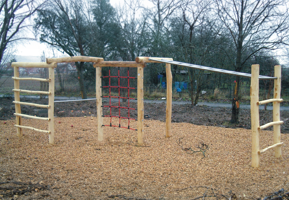 Zick-Zack-Kletterwand 3-teilig mit Hangel Ansicht 2
