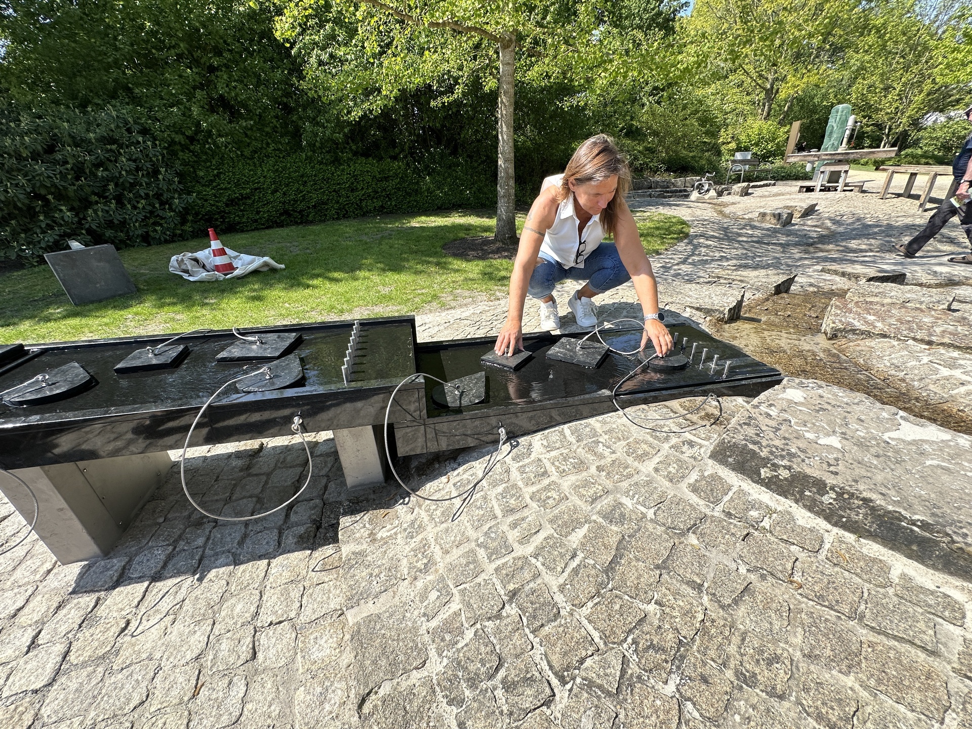 Leonardotisch Ansicht 3