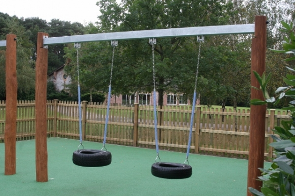 Doppel Reifenschaukel Robinie Ansicht 5