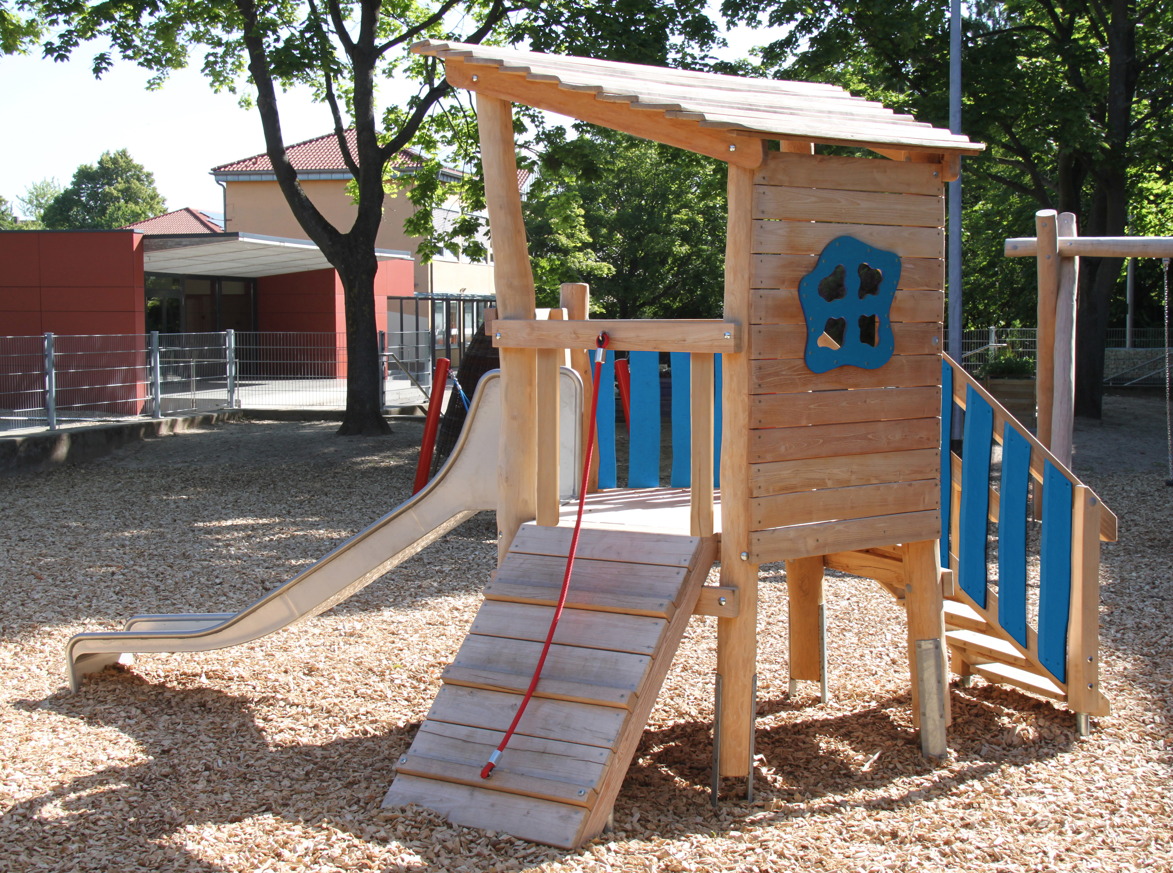 Kleinkindanlage Linus mit Treppe Ansicht 2