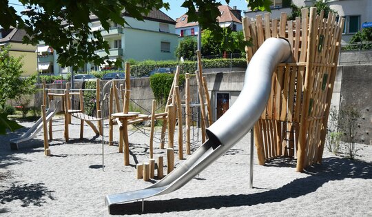 Burgturm L mit Inox Kurvenrutsche natur Ansicht 2