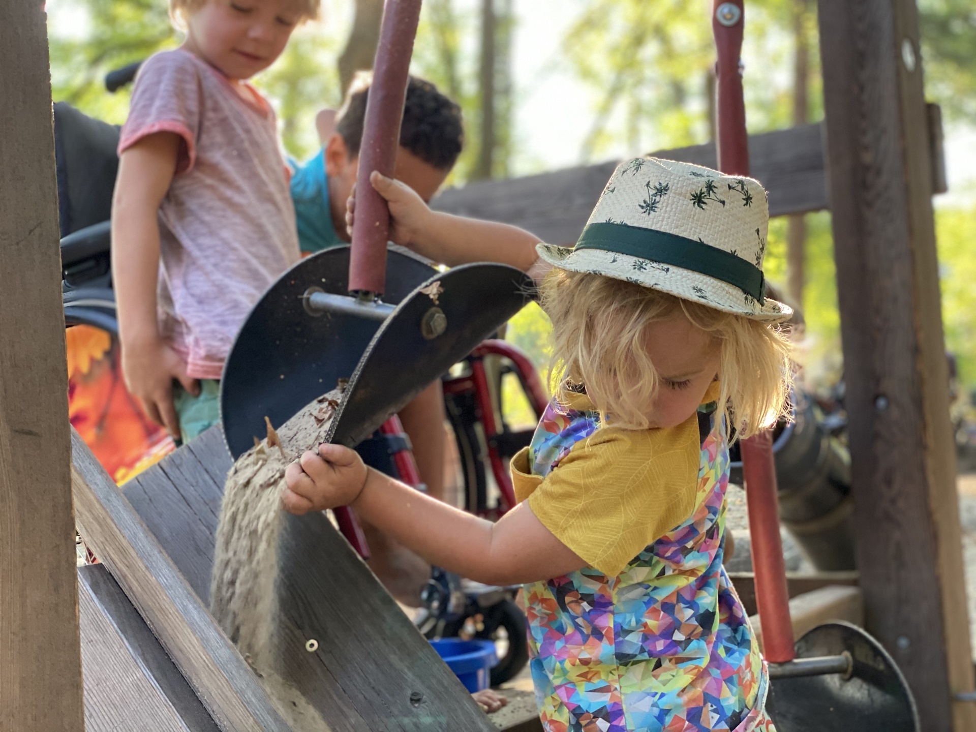 Sandspielplattform für Rollstuhlfahrer Ansicht 5