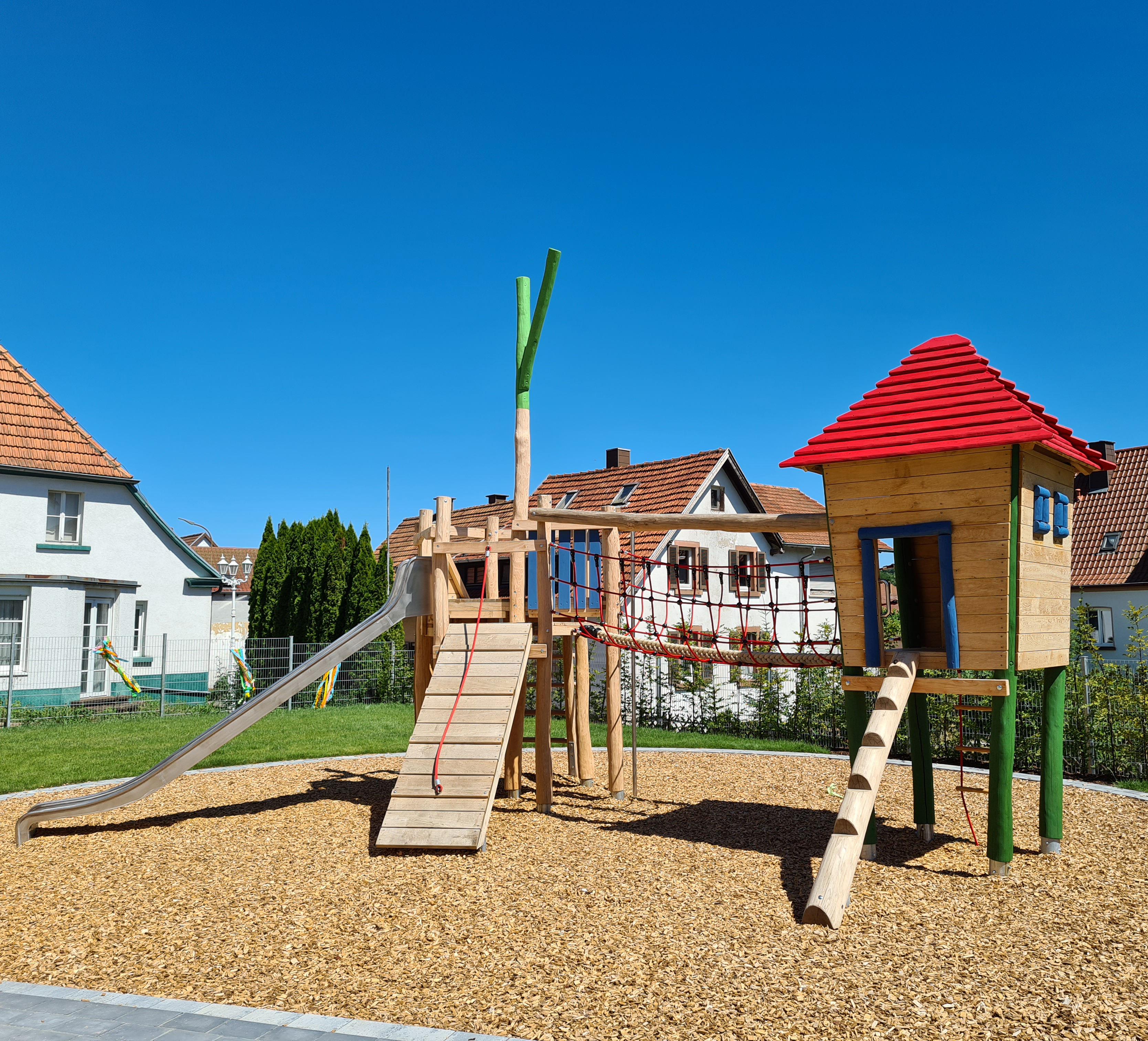 Baumhaus-Spielanlage Robinson Ansicht 2