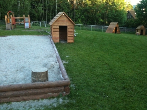 Natur Spielhaus Ansicht 5