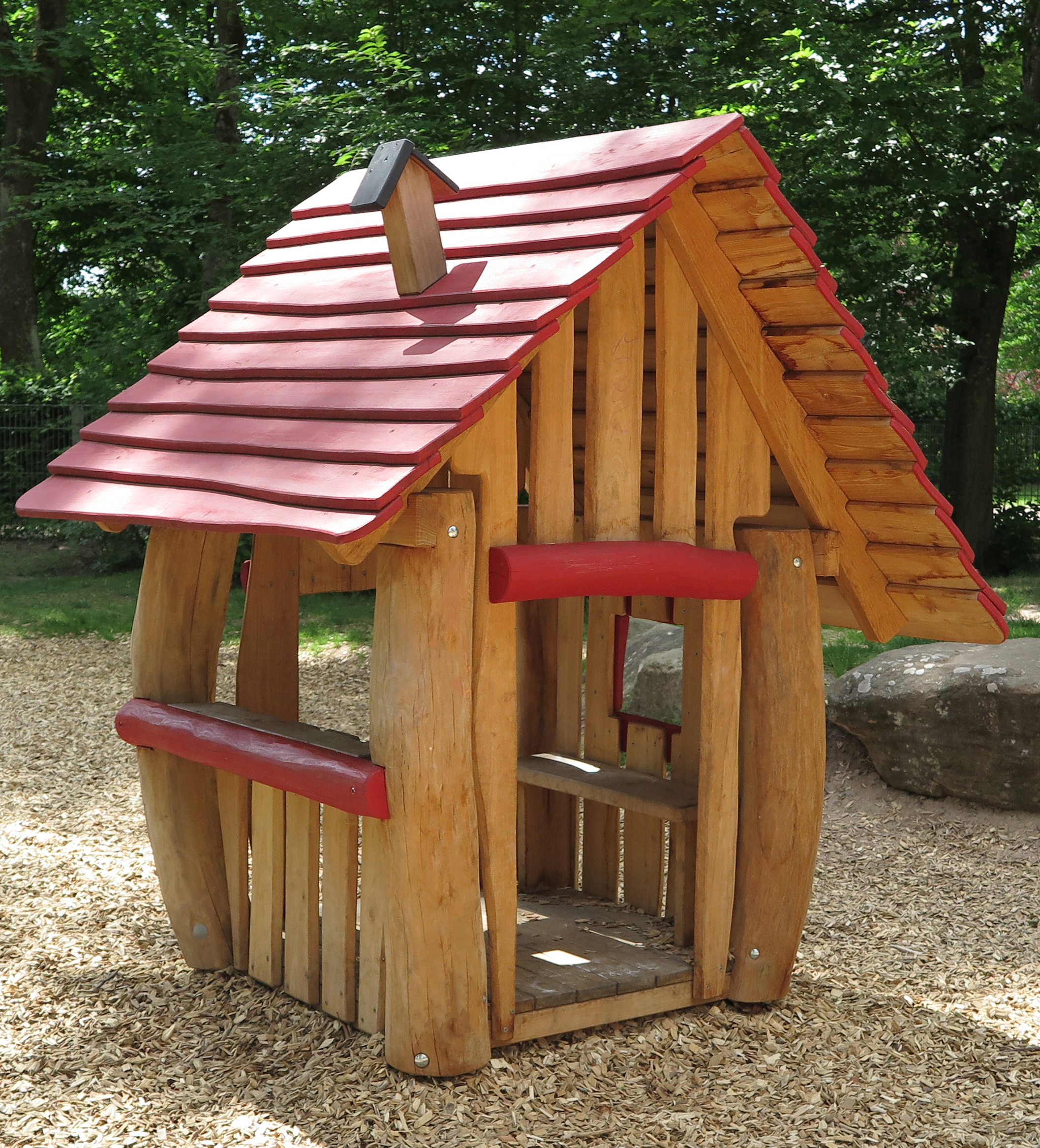 Spielhaus Marlene mit Boden Ansicht 4