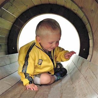 Kriechtunnel, Kinderland Neeser