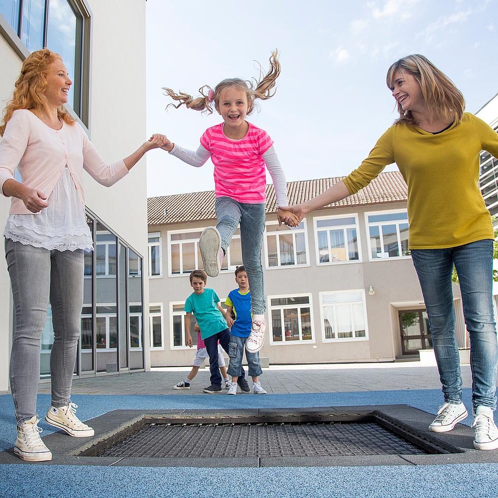 Bodentrampolin Kids Tramp Playground 2,00x2,00 m Ansicht 6
