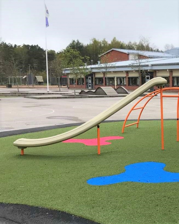 Copernicus Kletteranlage mit Kletterwand und Rutsche Ansicht 5