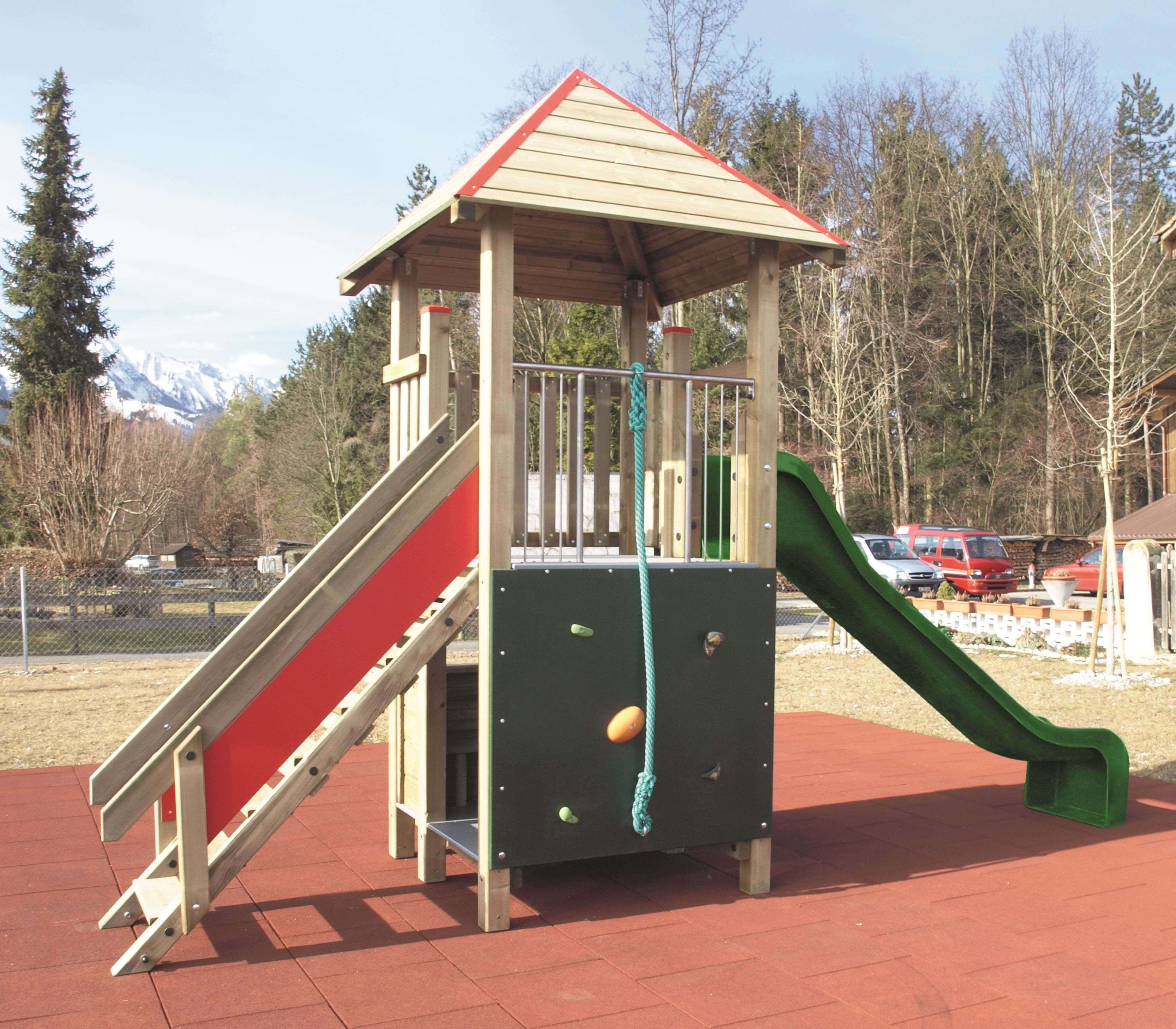 Quadro-Turm mit Kletterwand Ansicht 5