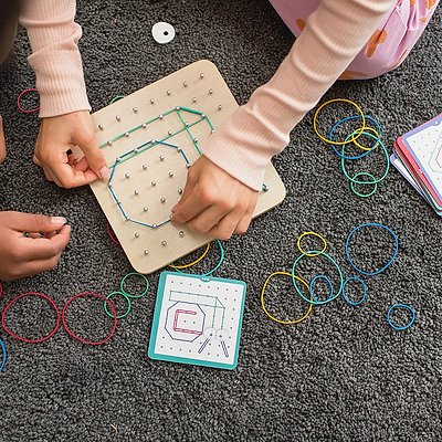 BS Toys Geschicklichkeitsspiel „Geoboard“ Ansicht 3