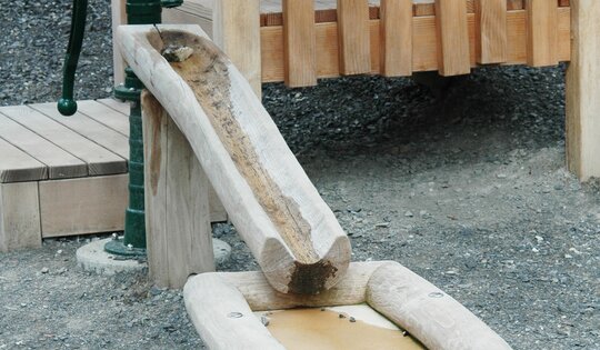 Handschwengelpumpe (Leitungswasser) Ansicht 3