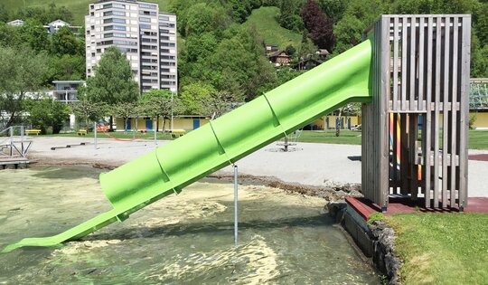 bimbox Wurmturm S1 mit GFK Rutsche Ansicht 2