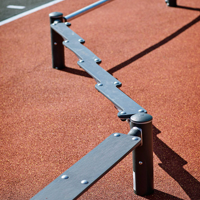 Kompan Outdoor-Fitnessgerät „Balancierbalken“ Ansicht 2