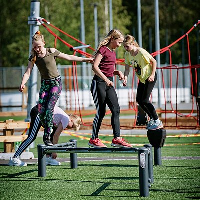 Kompan Outdoor-Fitnessgerät „Balancierbalken“ Ansicht 4