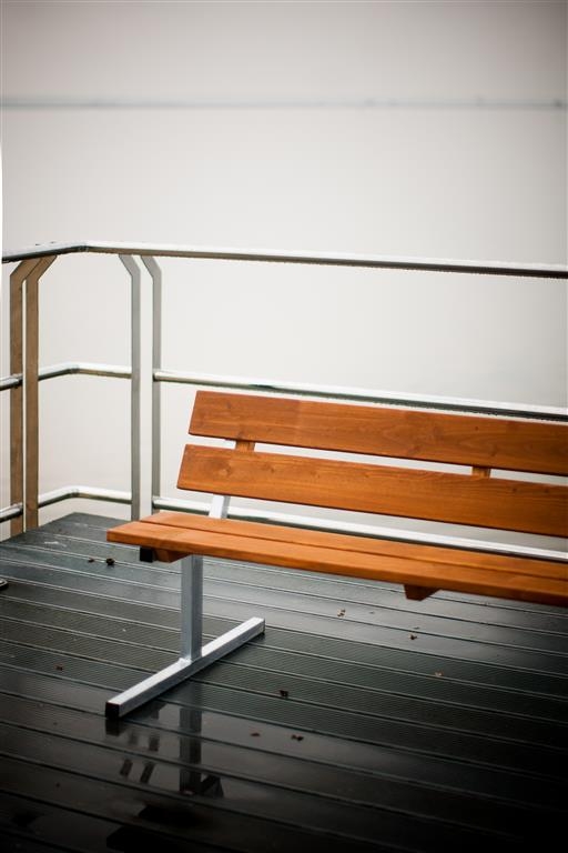 Bank, Freistehend (Lärchenholz, verzinkt Stahl) Ansicht 4