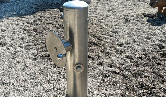 Wasserspielsäule 1 mit Drehrad Ansicht 3