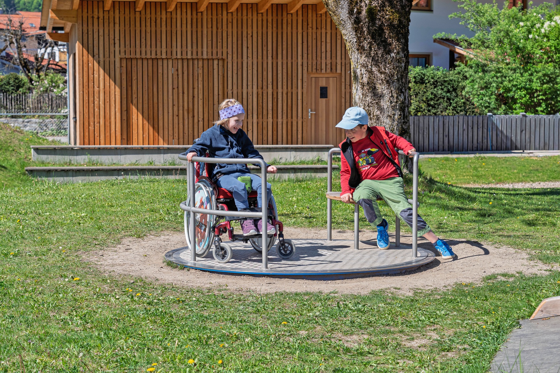 Mittleres Rollstuhlfahrerkarussell Ansicht 6