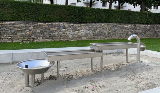 Wasserspielanlage in Edelstahl nach Projekt Ansicht 3