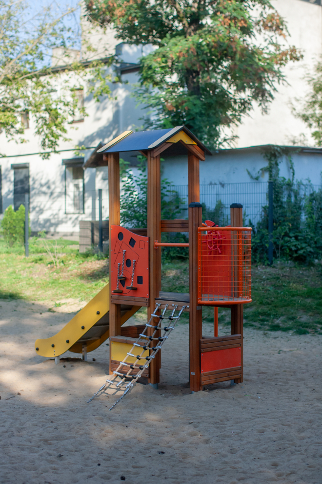 Dixie Spielturm mit Rutsche Ansicht 3