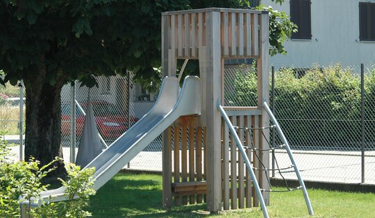 bimbox Kletterturm 2 Ansicht 1
