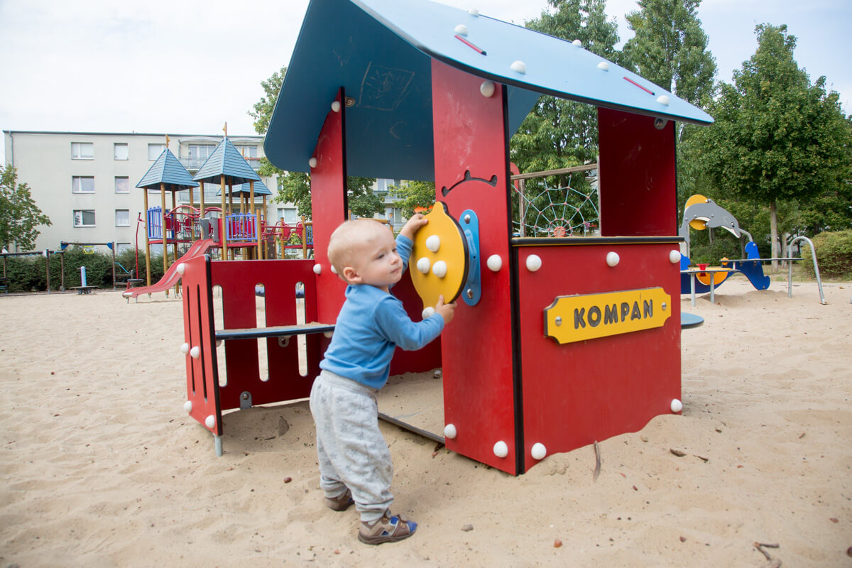 KOMPAN Villa Spielhaus Ansicht 2