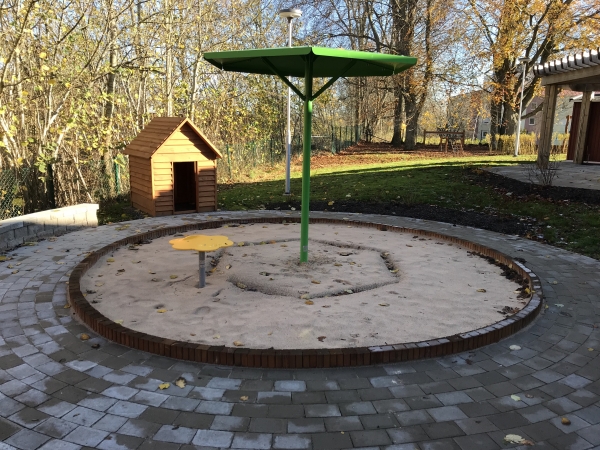 Gänseblümchen Sand & Matschtisch Ansicht 4