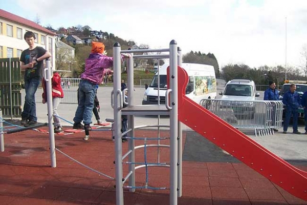 Spielturm Junior Ansicht 3